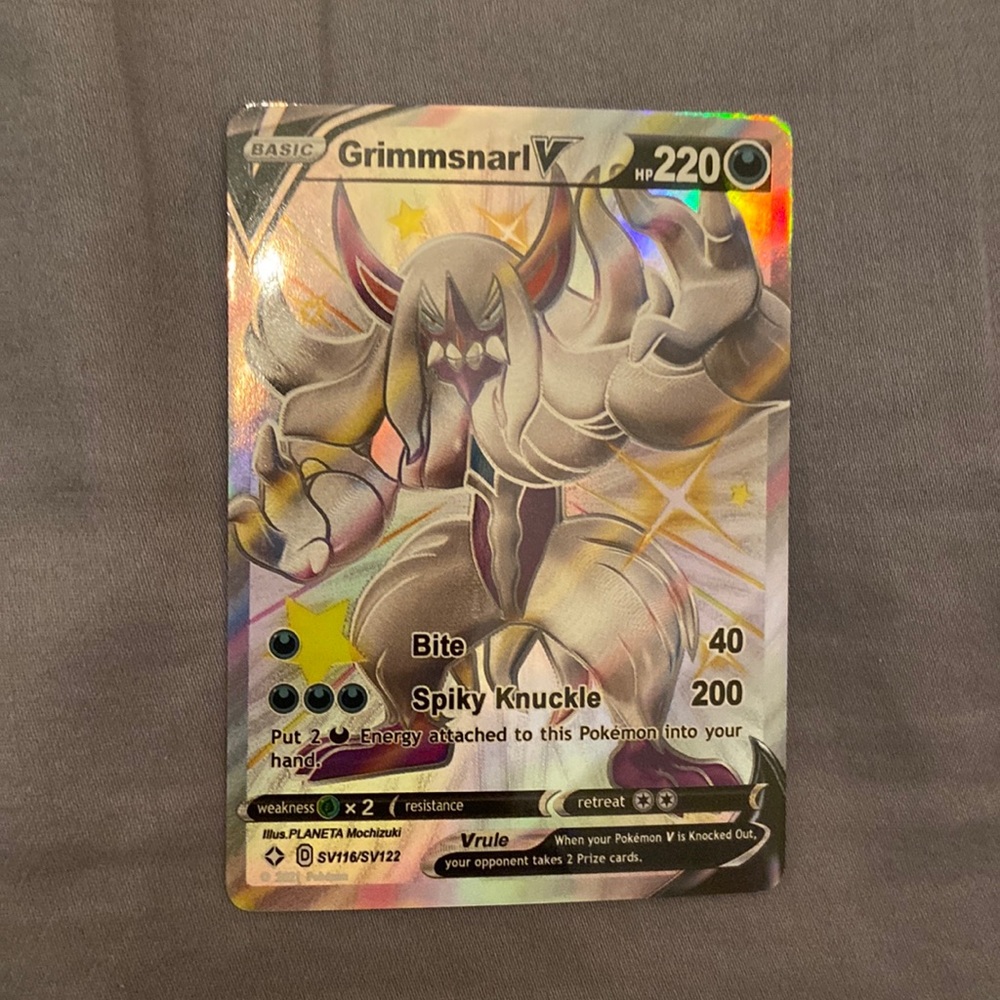 HOLO POKEMON CARD GRIMMSNARL V